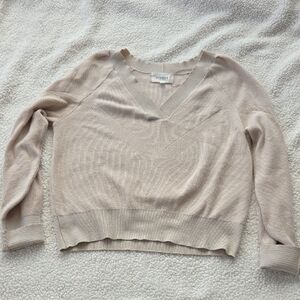 Pinque Design Studio Medium Women's Beige V-Neck Sweater